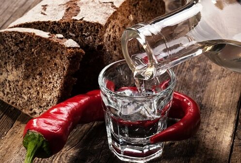 Alkoholické nápoje, koření, kořeněná jídla mohou prostatitidu zhoršit